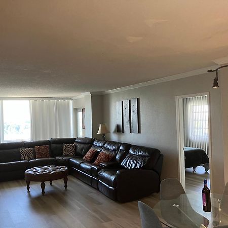 Oceanview On Sand Located In Ocean Manor Resort Fort Lauderdale Beach 2 Bed 2 Bath Spacious Corner Unit Partial Ocean View Exterior foto